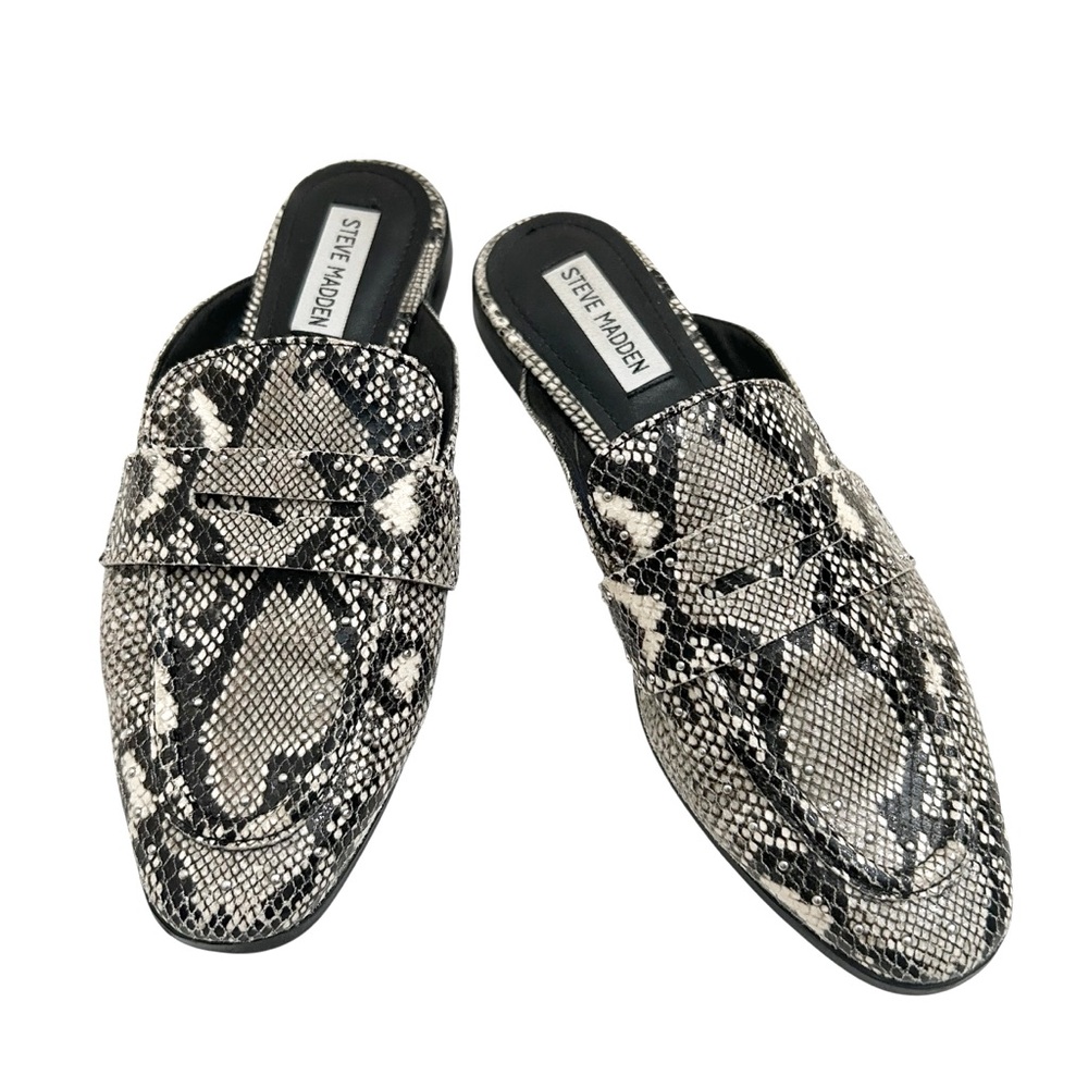 Steve Madden Size 7 1/2 Kendle Snakeskin Print Silver Metal Stud Slip On Mules